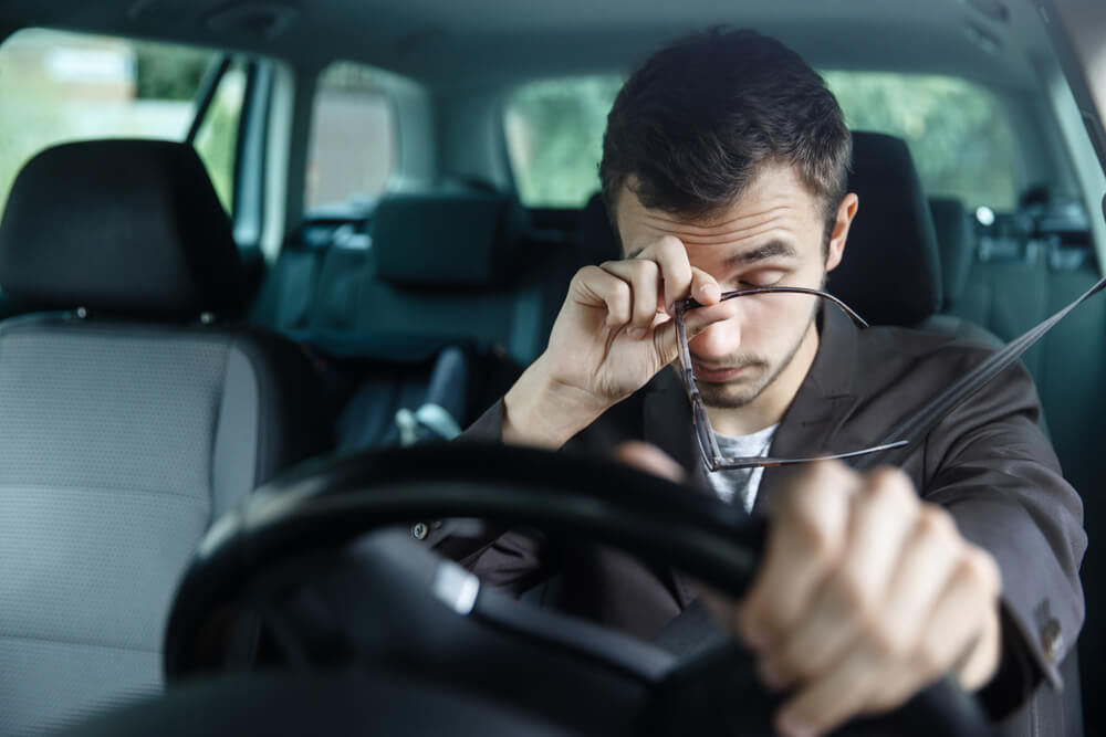sensor de fadiga: riscos de dirigir cansado e sonolento