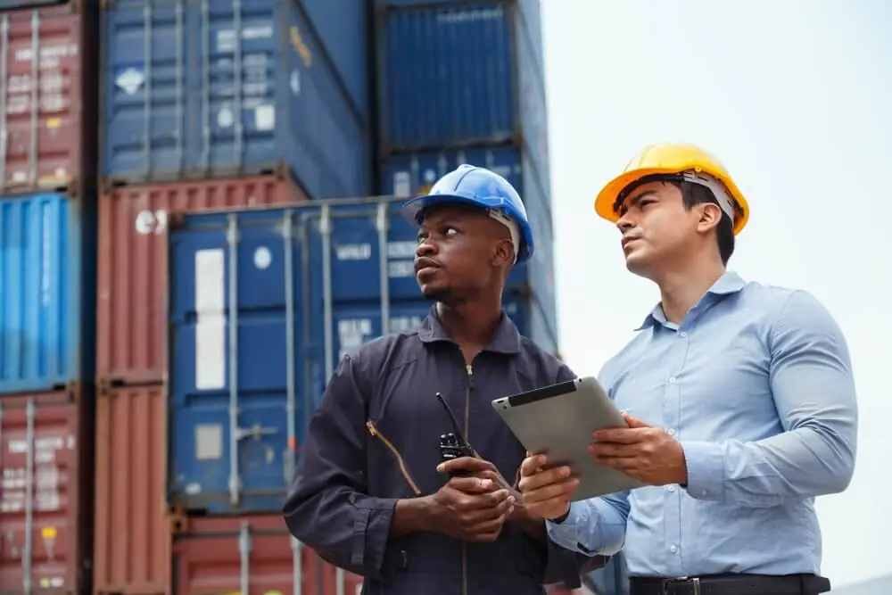 como ocorre o transporte de carga no brasil: tecnologia como aliada